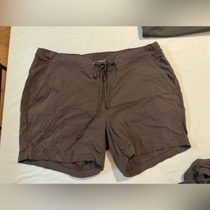 Columbia wear anywhere shorts